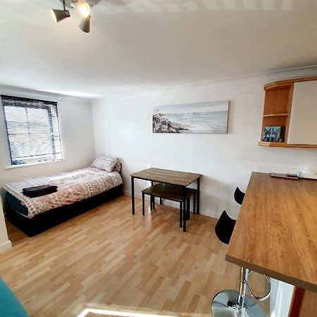 Chelmsford Town Centre Apartments With Car Parking Екстериор снимка