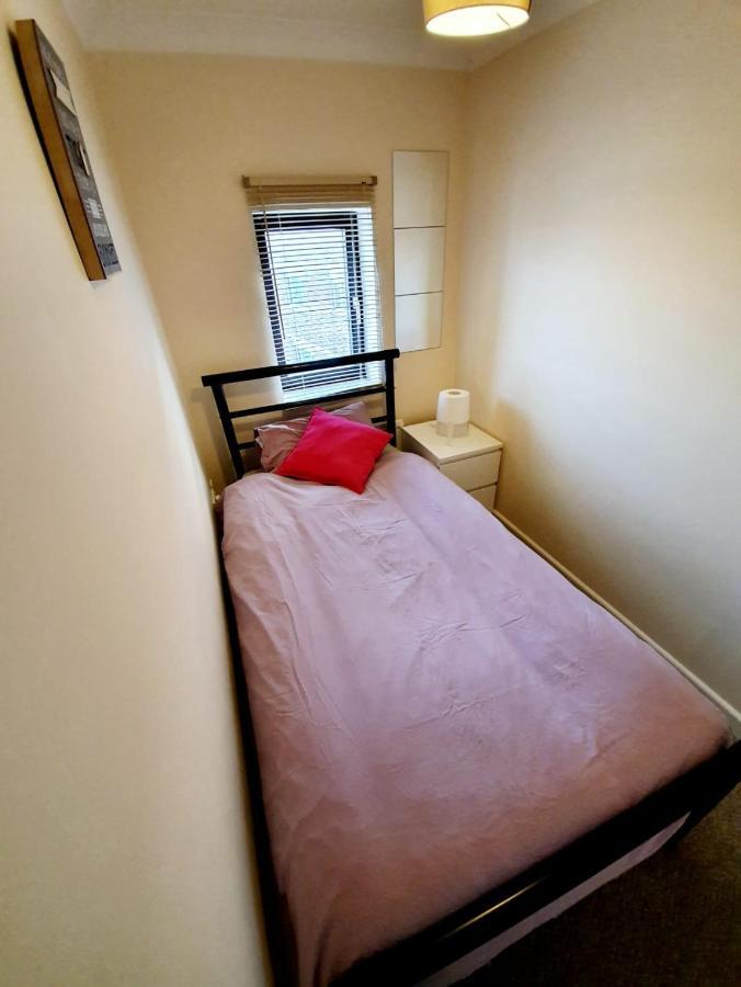Chelmsford Town Centre Apartments With Car Parking Екстериор снимка