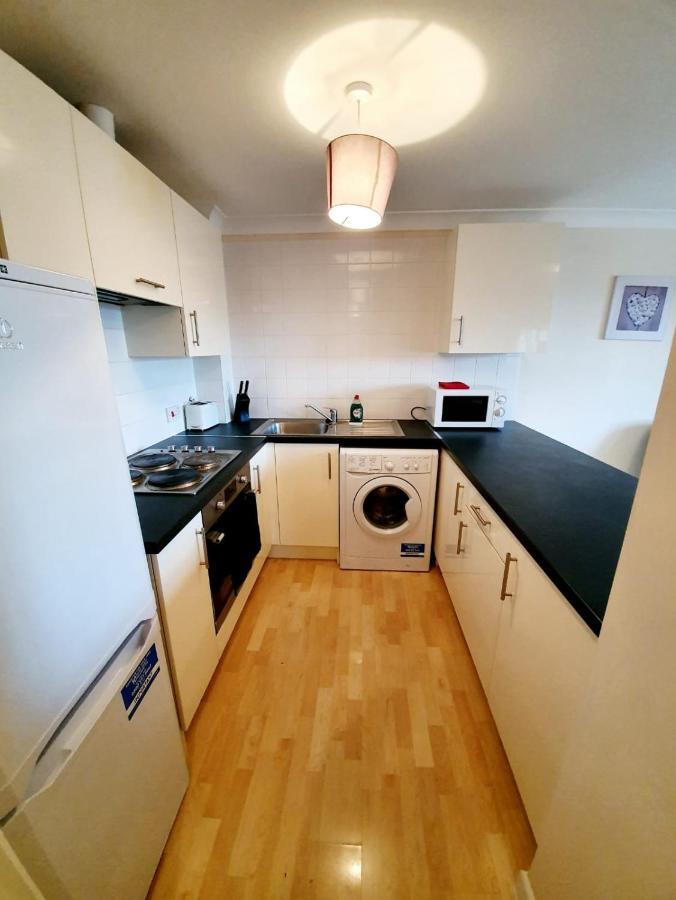 Chelmsford Town Centre Apartments With Car Parking Екстериор снимка