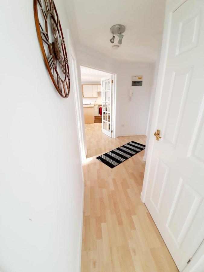 Chelmsford Town Centre Apartments With Car Parking Екстериор снимка