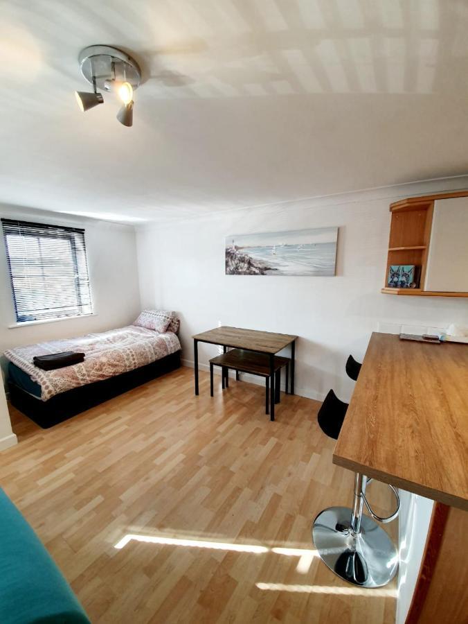 Chelmsford Town Centre Apartments With Car Parking Екстериор снимка