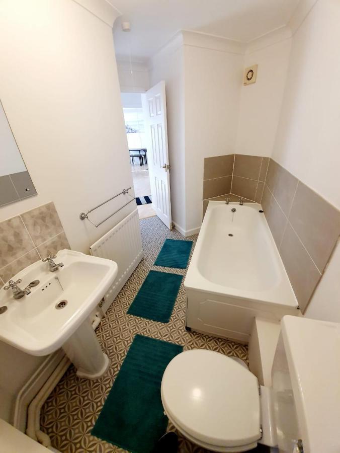 Chelmsford Town Centre Apartments With Car Parking Екстериор снимка