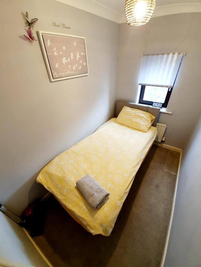 Chelmsford Town Centre Apartments With Car Parking Екстериор снимка